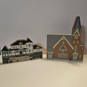 2 Vtg Cat's Meow Shelf Sitters 2000 Longaberger House 1990 First Baptist Church